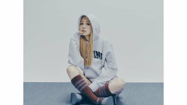 平成みすごい」西野カナ 約15年前に使っていた“ガラケー”公開！ライン