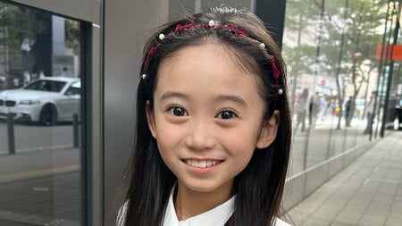 子役・泉谷星奈 “今より少し幼い”無邪気な姿のオフショット披露！満開の桜とモデルさながらのキュートなポーズに「お姉さんになったね」