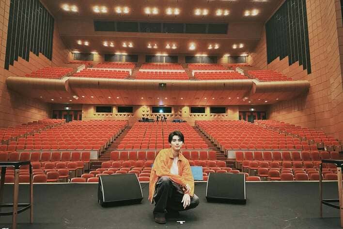 【画像10枚】本田響矢 ファンミのオフショットを大公開！「笑顔本当に素敵」と反響のおちゃめ写真を見る