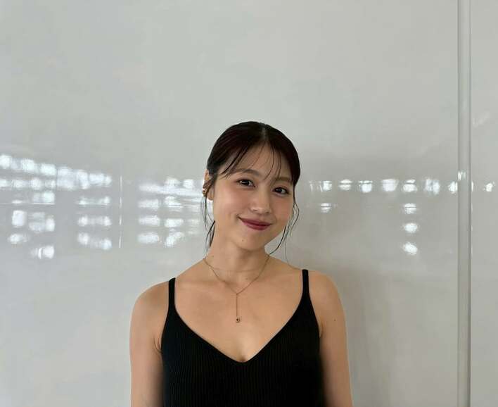 有村架純 脚線美際立つコーデでおなかチラ見せ！キュートなポーズを