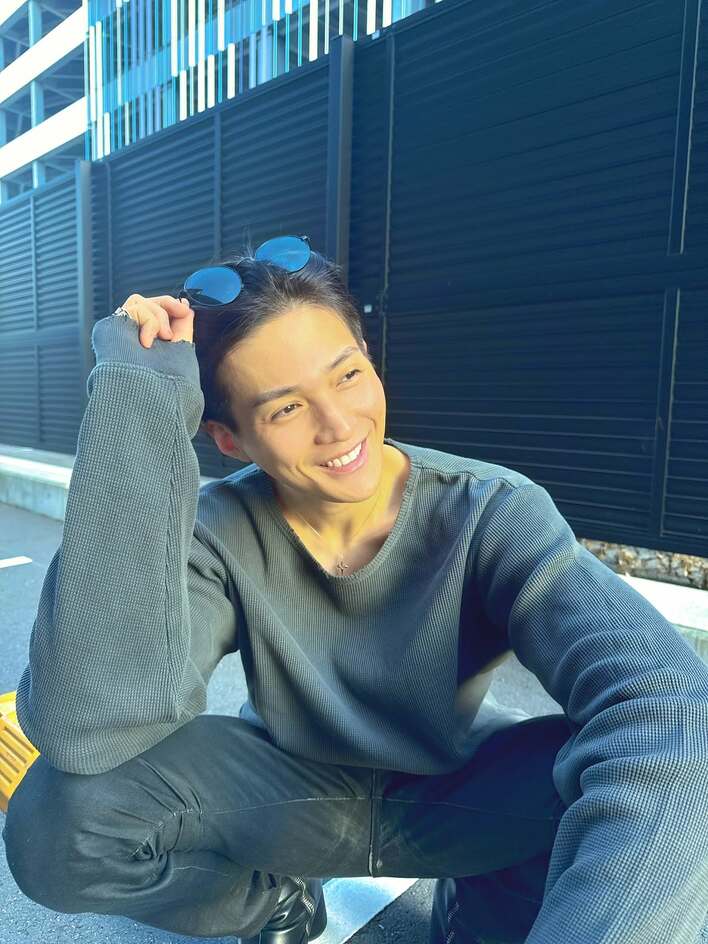 八木勇征 “びっくり”全身ショットに「足何メートルですか」と反響