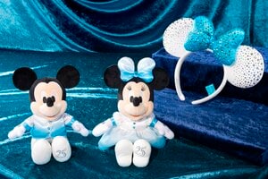 【東京ディズニーシー25周年】“スパークリング・ジュビリー”を記念した新グッズ発売！スワロフスキー・クリスタルを使用した贅沢グッズが11月25日から登場