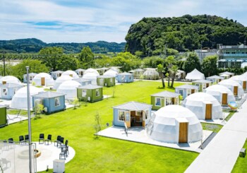 田植えイベント開催のお知らせ SDGs実践！ぞうさんのうんち堆肥を活用した循環型田んぼプロジェクト｜市原ぞうの国 × 星野農園高滝湖 × スースー・アグリ × 高滝湖グランピングリゾート