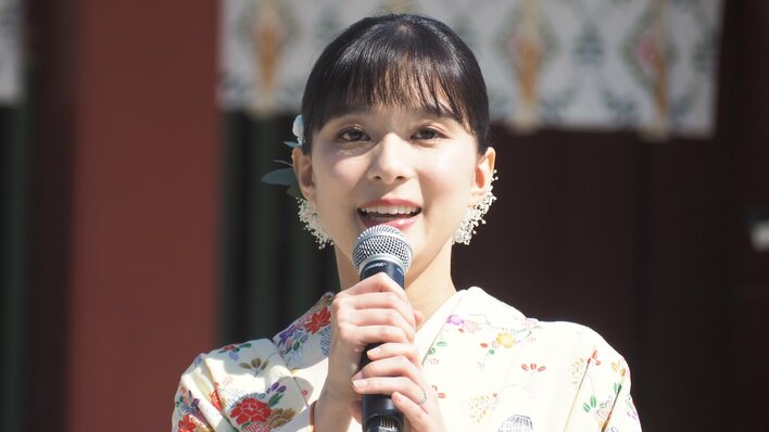 芳根京子 親友・生田絵梨花との共演に「友だちとの“めおと日和”ってこんなにもキュンとするんだ」とスマイル！『波うららかに、めおと日和』