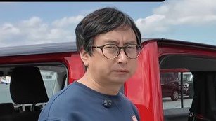 「両方買います！」おいでやす小田　“人生初の車購入” でまさかの2台即決！憧れの車を前にしたハイテンションな姿に反響「男前過ぎます」