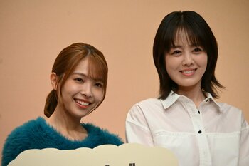伊原六花 “尋常じゃない量”のお菓子持ち込みを寺本莉緒から暴露され「この子たちが待ってると思うと頑張れる」と告白『小麦とバターと復讐と』制作発表