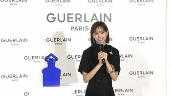 桐谷美玲 日本に1瓶だけ！220万円の香水にうっとり