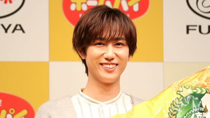 Snow Manの阿部亮平さんが不二家「ホームパイ」のブランド