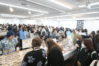 銀座の画廊で開催された『にゃん具博』に長蛇の列　2026年6月『にゃん具博vol.2』開催決定！