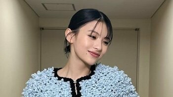 「スタイルえぐい」出口夏希 上下シャネルのミニスカコーデで美脚披露！るんるんスキップ＆投げキッスも「最高すぎます 」