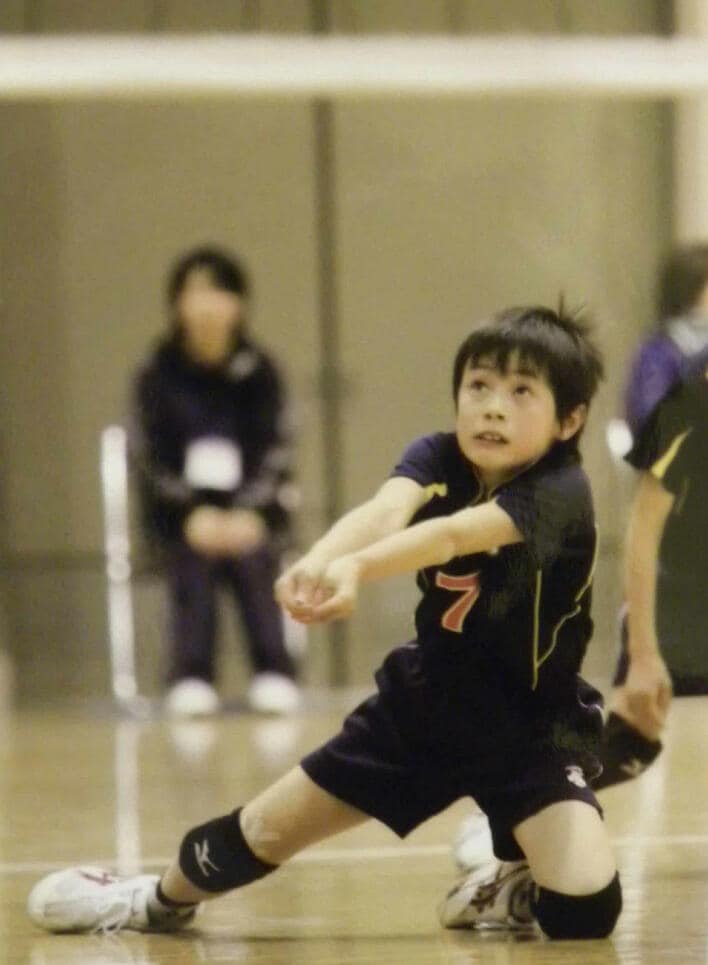 【写真】髙橋藍の幼少期、内村航平の記憶に刻まれた写真を見る
