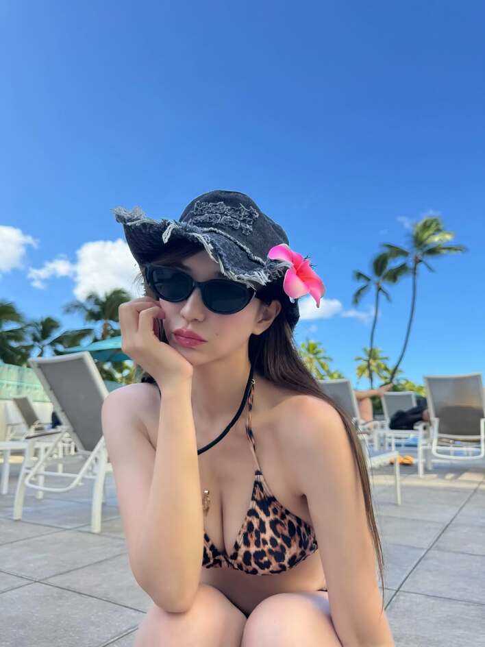28キロの産後ダイエットが話題！元AKB48・河西智美 ヒョウ柄ビキニで