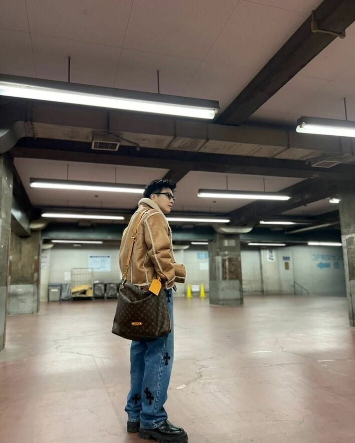 ドキドキしちゃう！」岩田剛典 金髪から黒髪へイメチェンし自撮り