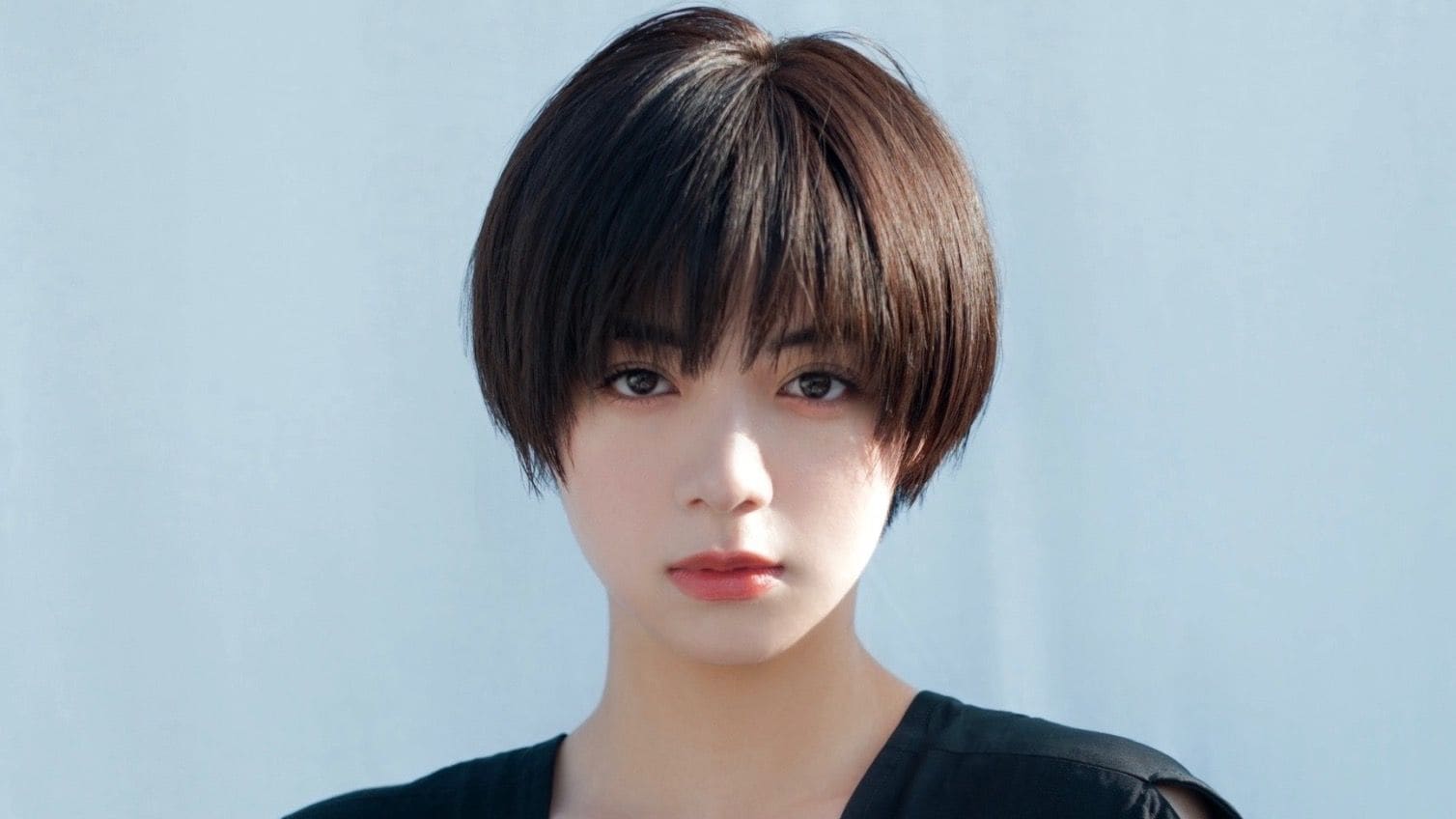 池田エライザのライダー姿が「超かっこいい！」話題のドラマ『地面師 