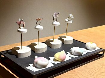 ジュエリーブランド「MIO HARUTAKA」の顧客向けイベントが、ミシュラン掲載店舗である茶寮「九九九」で開催。2/19（木）まで特別展示開催中。