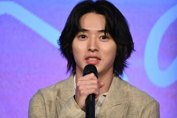 山﨑賢人「過去は振り返らない！今を最高だと思って生きる」人生観を明かす