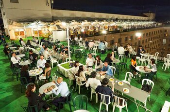 【都ホテル 京都八条】屋上で、夜風とともに楽しむ夏祭り「スカイビアガーデン」6月5日（金）スタート！