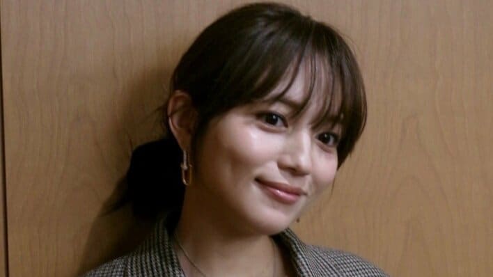 川口春奈 熱心に編み物中の“まさかの表情”公開し「吹きました」と反響！真剣モードでカラフルな作品を作る様子に「すごい」「ベビたんに編むのかな」