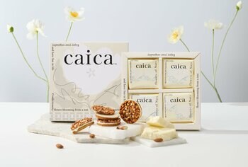 【新商品】3層仕立ての新感覚フロランタンから“ホワイトチョコ味”誕生｜どんなシーンにも寄り添う、白を纏った上品な装いで登場｜アーモンドが主役の「フロランショコラサンド〈ホワイト〉」