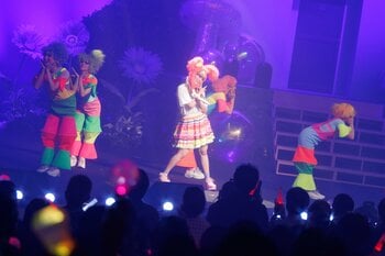 きゃりーぱみゅぱみゅ出産後初ワンマンライブで妊娠中の切迫流産・切迫早産の不安を語る　勇気もらった『dreamin dreamin』カバーを披露