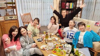 【内田有紀が撮影？】小泉今日子ら女性キャスト勢ぞろいの“女子会ショット”に「参加したい！」「こんな友だちほしい」の声『続・続・最後から二番目の恋』