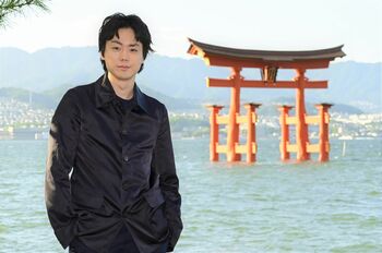 菅田将暉 映画『ミステリと言う勿れ』の“聖地”広島を再訪！「うどん入りお好み焼きはまた食べたい」