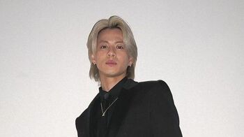 平野紫耀 “色気だだ漏れ”な暗闇ショットを公開！サングラス持った姿に「ズキュンとやられた」と絶賛の嵐