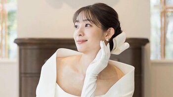 「あれから1年」足立梨花 リングドックを務めた愛犬の姿を公開！去年の結婚式を振り返り…「何度見ても泣ける」