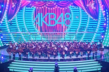 前田敦子と大島優子が9年ぶりテレビ共演！高橋みなみ・小嶋陽菜・板野友美・指原莉乃らAKB48レジェンドが超豪華メドレー【第76回NHK紅白歌合戦】