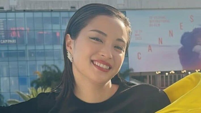 【画像5枚】「年々綺麗になっていく」広瀬すず 恋人になれた気分が味わえちゃう？クシャッと笑顔のオフ感満載ショットを見る