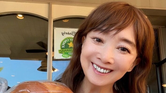 アグネス・チャン カリフォルニア自宅の中庭公開！木々に囲まれた広々空間でお肉ランチ堪能に「お家にパティオなんて」