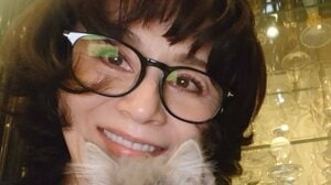 「目元が似ている」大地真央 愛猫との密着2ショット公開！お迎えしたばかりのふわふわ子猫が自宅を散策する様子に「可愛くてたまりません」