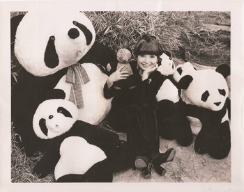 黒柳徹子の「好き！いい！」が大集合！NYでの一人暮らし時代からパンダコレクションまで“好奇心”を一挙公開『黒柳徹子ビジュアル大図鑑』