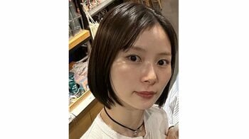 朝日奈央 妹と韓国満喫2ショットを公開「似てる！」お揃いコーデでカフェやショップを巡る姿に「素敵な姉妹」
