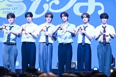 SEVENTEENの弟分・TWSが日本デビュー記念ショーケースを開催！「海で