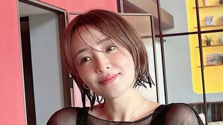 「スタイル良すぎ」大沢あかね 韓国での黒水着ショット披露！高級感漂う“まるで美術館”なホテルを満喫する様子に「写真集出して欲しい」