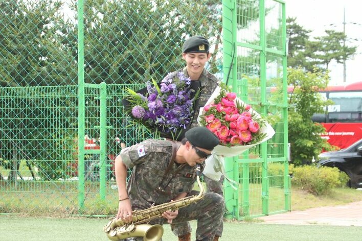 【写真80枚】コナン演奏の謎解決！RMのノリノリサックスに笑顔のVを見る