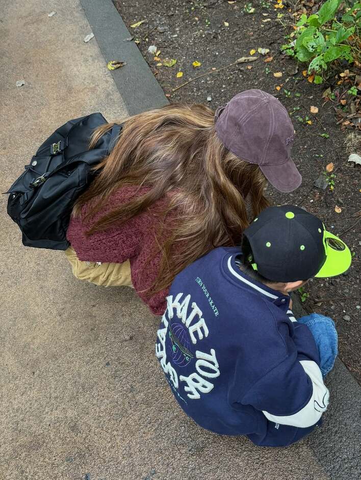 【画像13枚】「魅力的！」ヨンアが公開した8歳息子との自然でのまったりショットや美腹筋見えのトレーニングウェア姿を見る