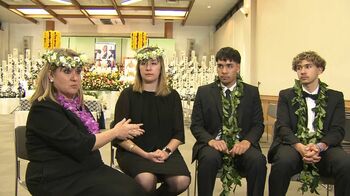 外国出身力士初の横綱・曙さん（54）葬儀　約7年の闘病に妻「よく乗り切ってきた」 3人の子供が明かした“父の教え”