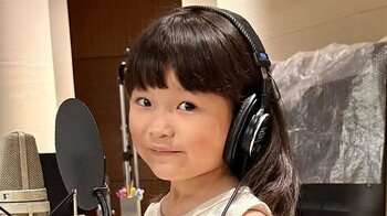 7歳の歌姫・ののちゃんが妹・ひーちゃんとデュエット！収録する姿に「2人並ぶとかわいさ全開」などファン悶絶！きょとん顔を浮かべる妹の姿にほっこり