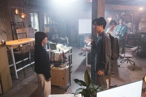 浦真鷲（GACKT）が逮捕！鯖山（戸塚純貴）が描く“嘘の設計図”で古瀬（北村一輝）と関わる有名シェフの秘密が明らかに＜『ブラックトリック』第7話完全版＞