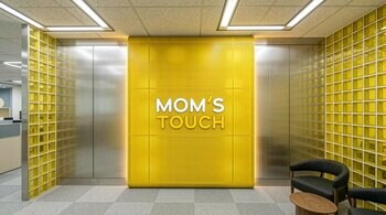 韓国No.1※バーガー＆チキンブランド「マムズタッチ」、ついに新宿に出店！