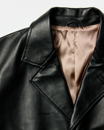 ランド オブ トゥモロー 丸の内店と心斎橋パルコ店では、12月12日(金)よりイタリアのカンパニア地方を拠点とするレザーブランド、アルデンヌとの別注レザージャケットを数量限定で発売。