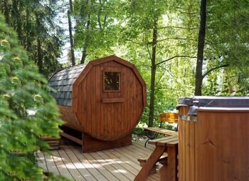 SAUNA WORKS、住宅会社が開発した国産ヒノキサウナの販売・施工を全国展開。自宅・別荘・宿泊施設向けに、製品選定から施工まで一貫対応。