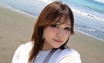 りんごちゃんが『イカゲーム』シーズン3で話題の“チョルス人形”に！？驚きのコスプレ姿に「怖いて！」「何にでもなれるのすごい」