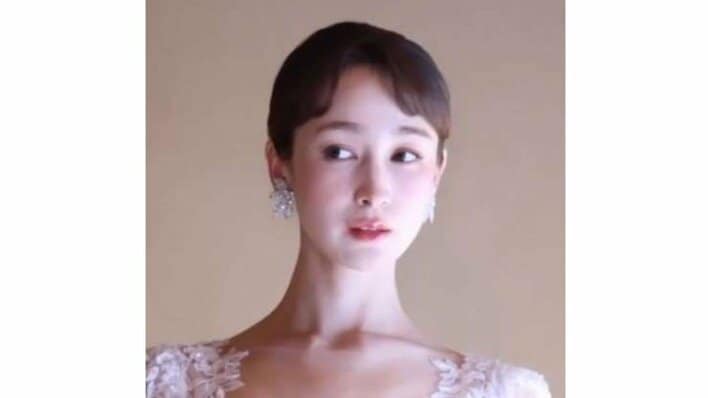 藤井サチ 夫と顔を寄せ合う幸せあふれる結婚式ショットを披露！凛とした白無垢姿や華やかな着物姿に思わずうっとり「似合ってて素敵です」