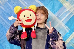 Aぇ! group・小島健が『めざましテレビ』12月のエンタメプレゼンターに！「早起きは苦手ですが、元気にプレゼンターを務めたいと思います」