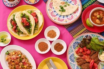 創業94年・老舗スパイスメーカーKISから、食欲をそそるラテンの味わい「メキシカンタコス」「ルイジアナケイジャン」が新登場、9/19(金)発売