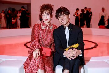 FENDIの上海ファッションショーに仲里依紗＆中尾明慶夫妻が初参加