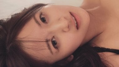 乃木坂46・金川紗耶1st写真集 初の黒ランジェリーカット解禁！大人な